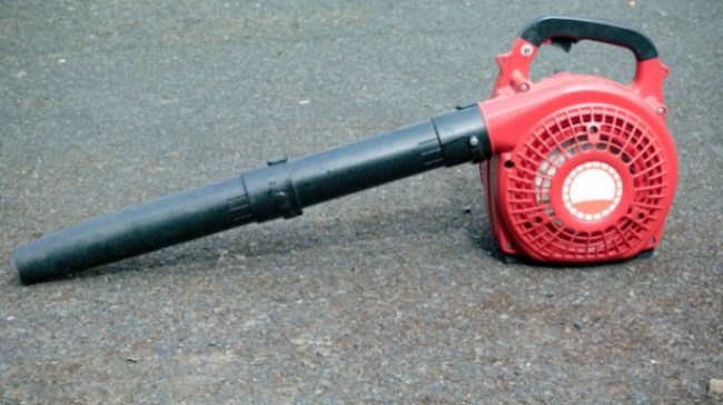 How to Maintain Leaf Blowers: Simple and Effective