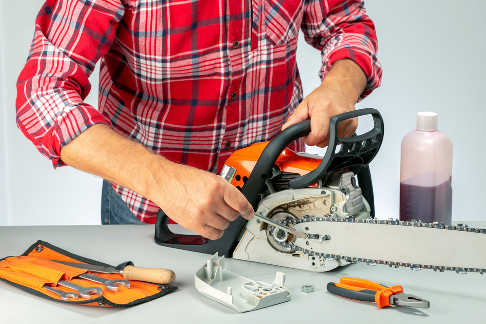 How to Start a Chainsaw That Won't Start