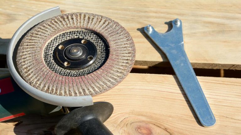 How to Remove Angle Grinder Disc without Tool