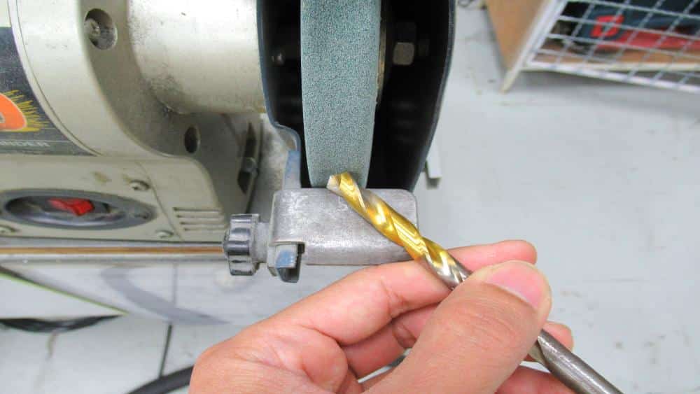 sharpen drill bits on bench grinder