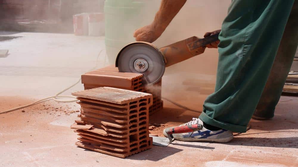 brick cut circular saw grinder on